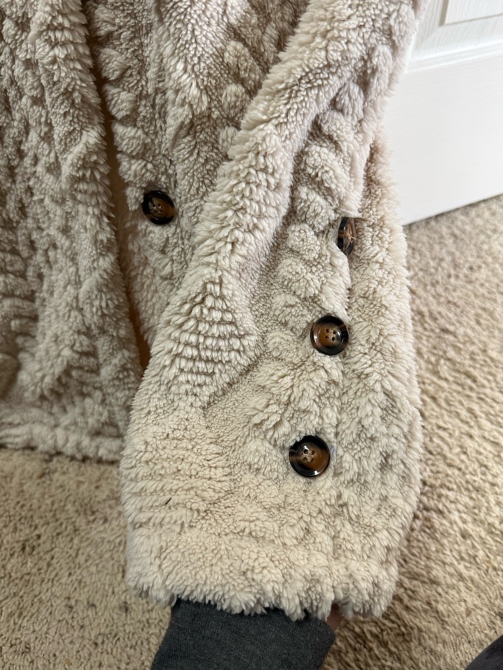 Cozy Shawl Collar Cable-Knit Plush Vest - Cream - Picture 4 of 8
